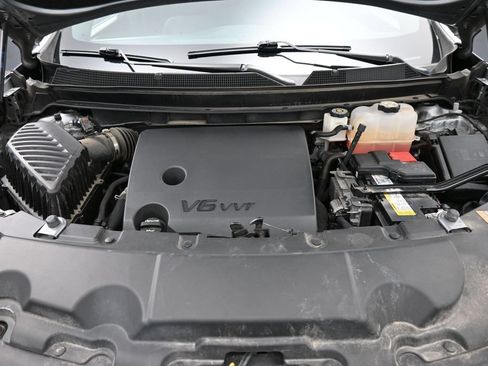 Used 2023 Chevrolet Traverse LT AWD/4WD image 38