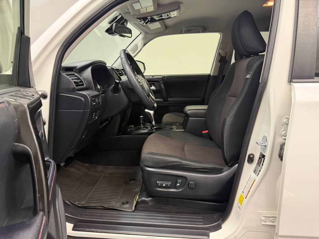Used 2021 Toyota 4Runner TRD Off-Road AWD/4WD image 5