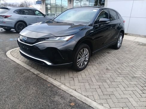 Used 2021 Toyota Venza Limited w/ Advanced Technology Package image 2