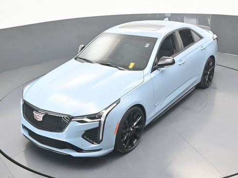 Used 2025 Cadillac CT4 V RWD image 46