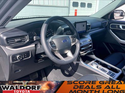 Used 2024 Ford Explorer XLT w/ Equipment Group 202A image 18