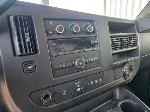 Used 2022 Chevrolet Express 3500 w/ Driver Convenience Package RWD image 11