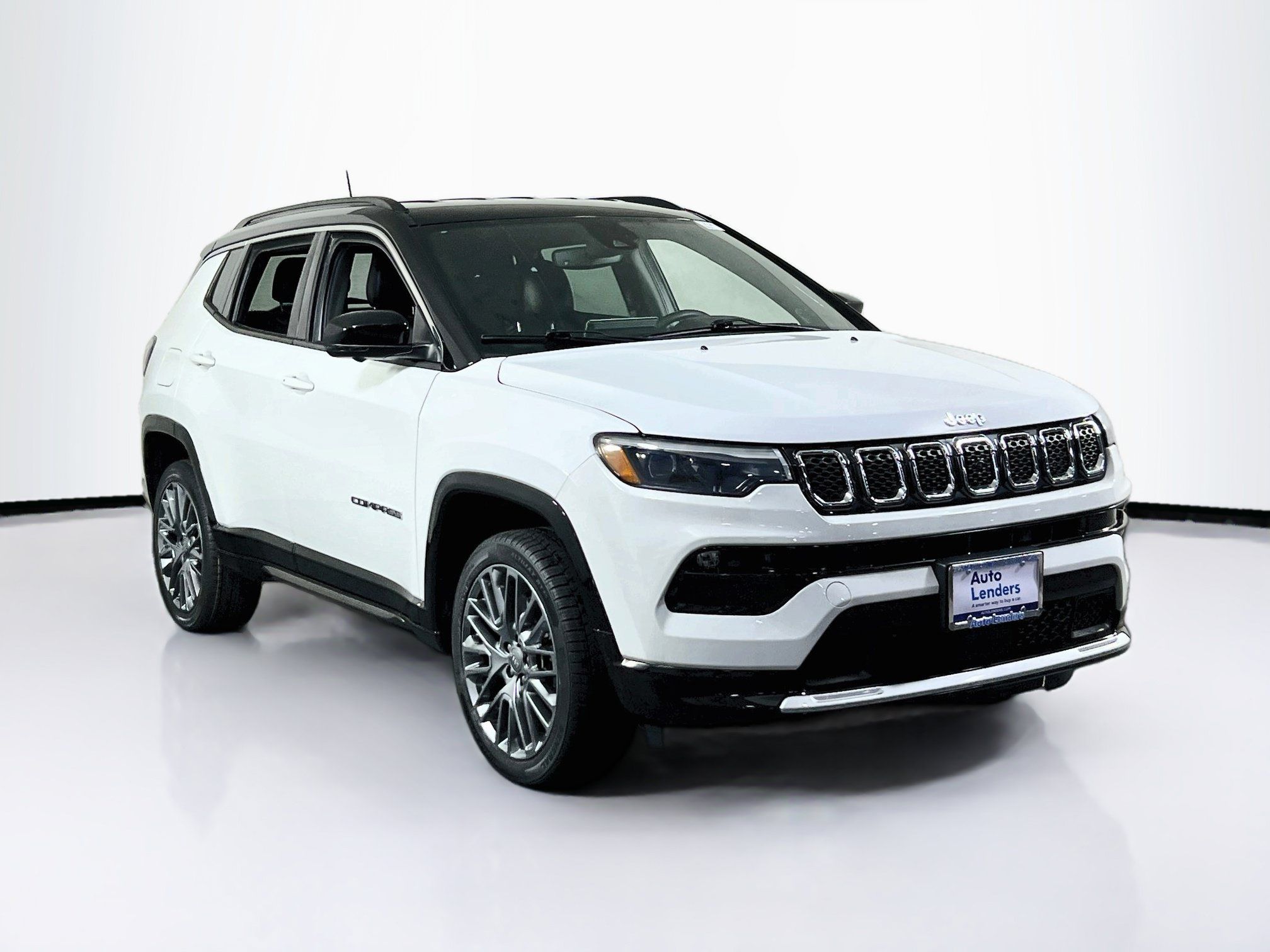 Used 2023 Jeep Compass Limited w/ Elite Group AWD/4WD image 3