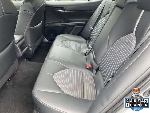 Used 2024 Toyota Camry SE image 11