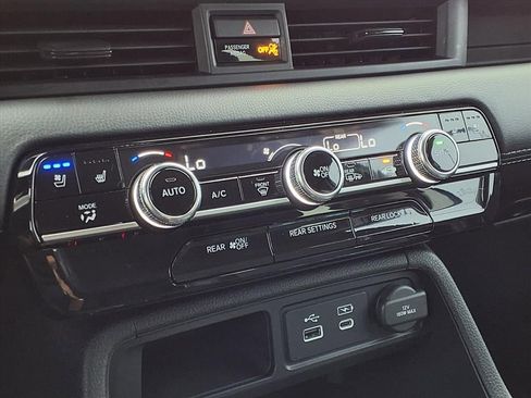 Used 2023 Honda Pilot Elite image 8