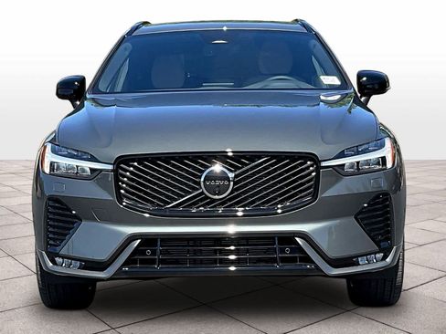 New 2026 Volvo XC60 B5 Plus w/ Climate Package image 5