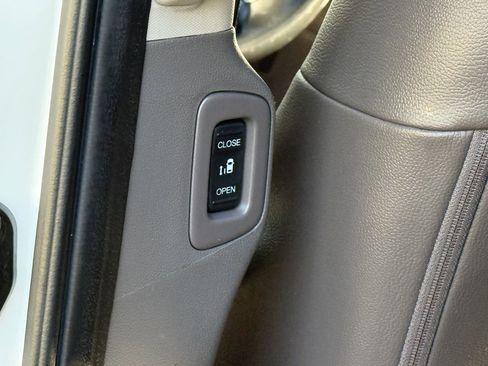 Used 2016 Honda Odyssey EX-L image 24