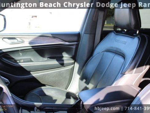 Used 2022 Jeep Grand Cherokee L Overland image 33