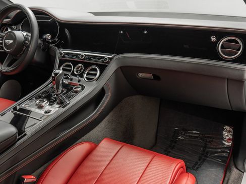 Used 2024 Bentley Continental GT V8 image 13