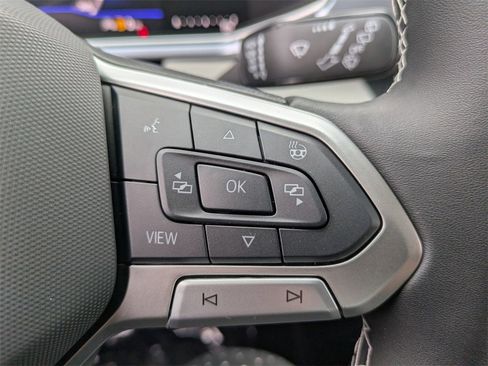 New 2026 Volkswagen Taos SE image 19
