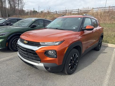 Used 2022 Chevrolet TrailBlazer LT w/ Driver Confidence Package image 2