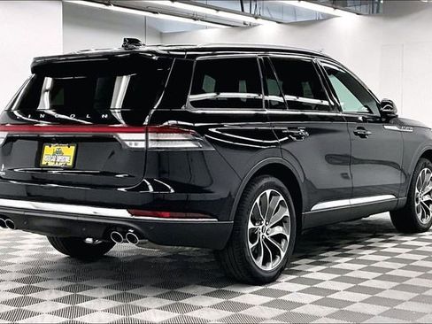 Used 2025 Lincoln Aviator Reserve w/ Illumination Package image 14