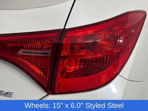 Used 2017 Toyota Corolla L image 32