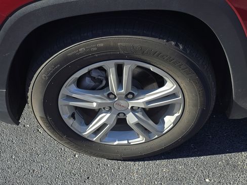 Used 2023 GMC Terrain SLE image 10