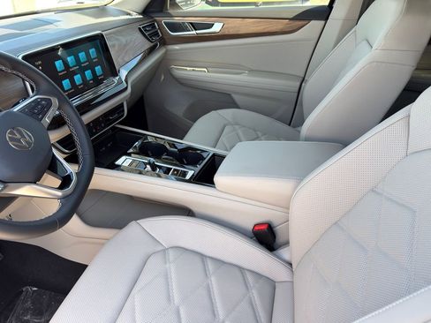 New 2026 Volkswagen Atlas SE FWD image 11