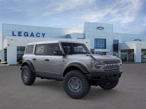 New 2025 Ford Bronco Badlands AWD/4WD image 7