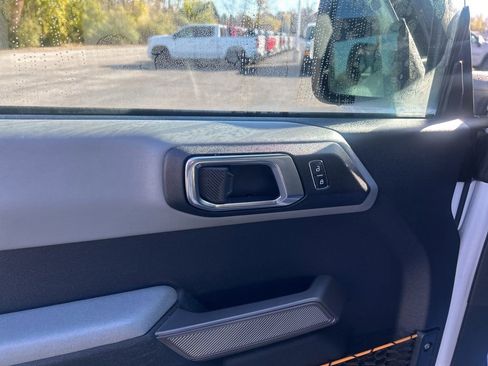Used 2022 Ford Bronco Badlands image 14