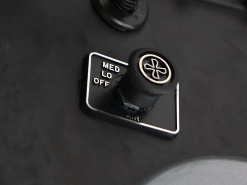 Used 2019 Ford E-450 and Econoline 450 Super Duty RWD image 31