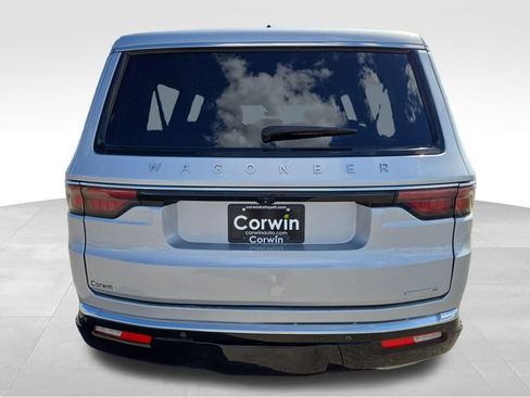 Used 2024 Jeep Wagoneer L Series II w/ Flexible Seating Group AWD/4WD image 14