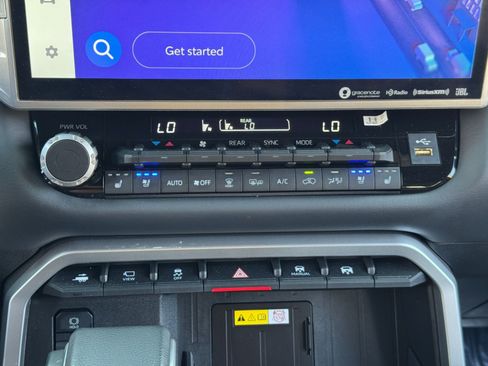 Used 2023 Toyota Sequoia Platinum AWD/4WD image 31