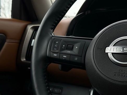 Used 2023 Nissan Pathfinder Platinum w/ Cargo Package image 11