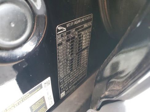 Used 2019 Jaguar F-PACE Premium image 30