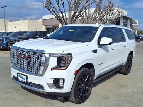 Certified 2023 GMC Yukon XL Denali image 28