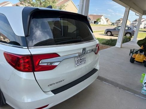 Used 2019 Honda Odyssey EX image 4