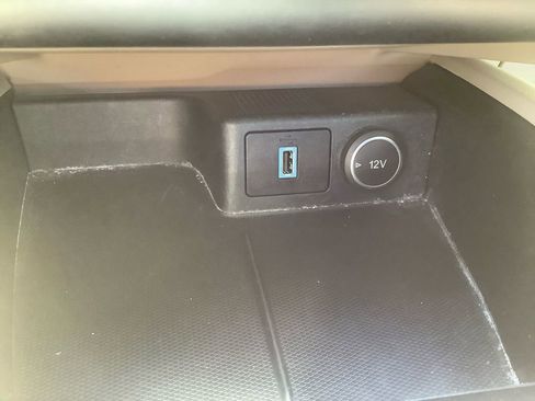 Used 2020 Ford Escape SE image 28