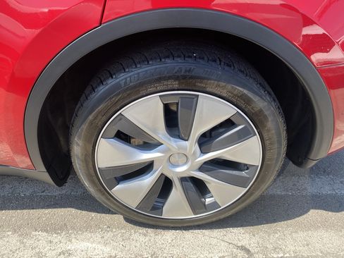 Used 2021 Tesla Model Y Long Range AWD/4WD image 12