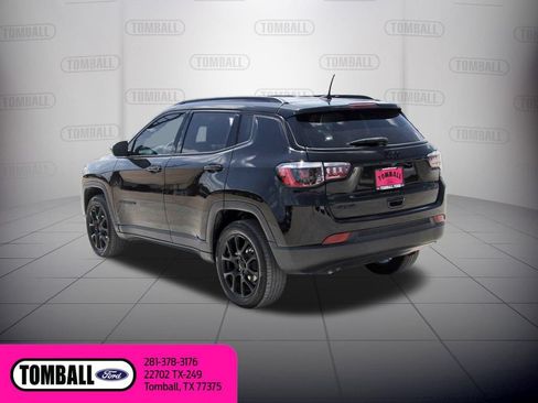 Used 2023 Jeep Compass Latitude AWD/4WD image 6