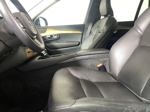 Used 2022 Volvo XC90 T6 Momentum w/ Advanced Package image 21