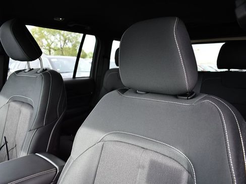 New 2026 Jeep Grand Cherokee Laredo AWD/4WD image 11
