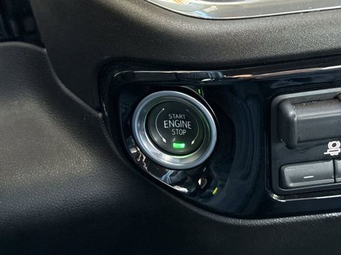 Used 2025 Chevrolet Silverado 1500 LT image 33