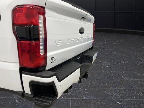 Used 2025 Ford F350 Lariat w/ Black Appearance Package image 37