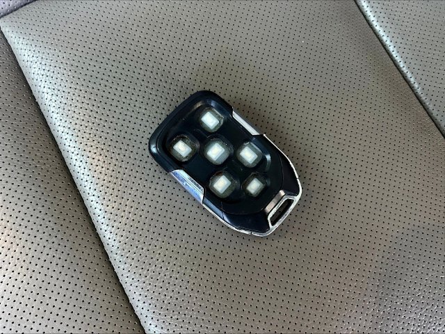 Used 2016 GMC Yukon SLT w/ Premium Edition AWD/4WD image 36