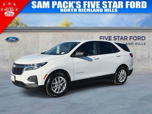 Used 2024 Chevrolet Equinox LS w/ LS Convenience Package image 4