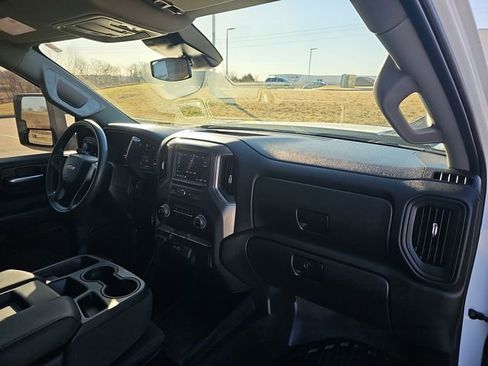 Used 2025 Chevrolet Silverado 2500 W/T image 28