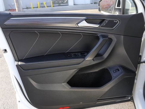 Certified 2022 Volkswagen Tiguan SEL R-Line image 24