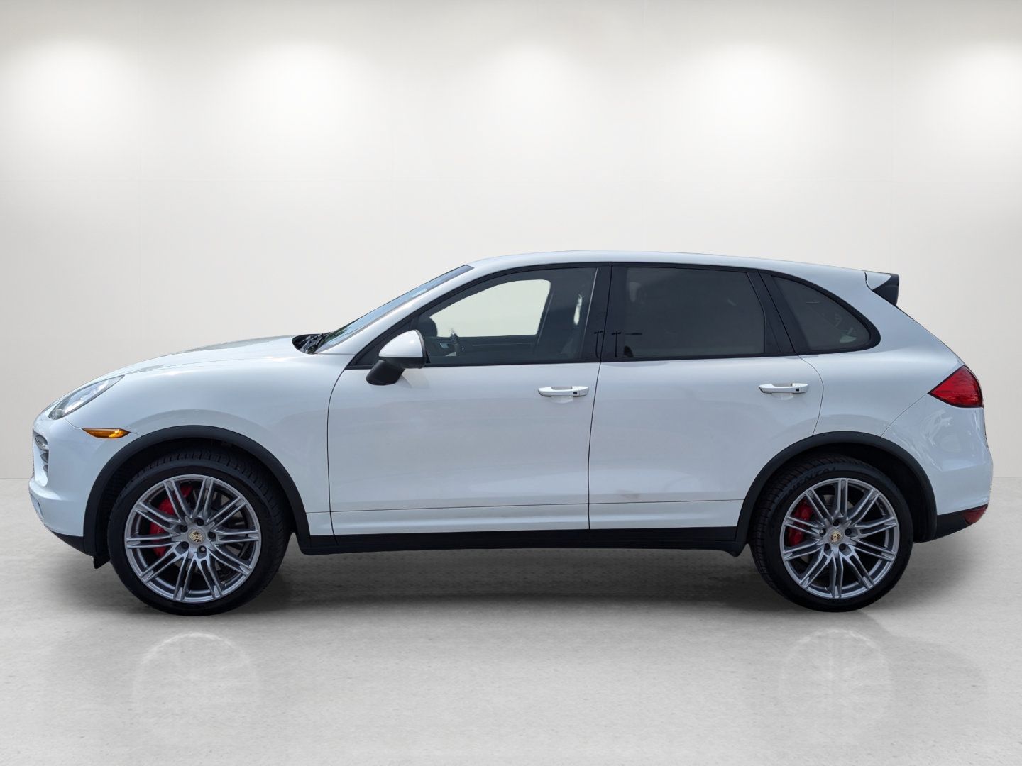 Used 2013 Porsche Cayenne Turbo AWD/4WD image 8