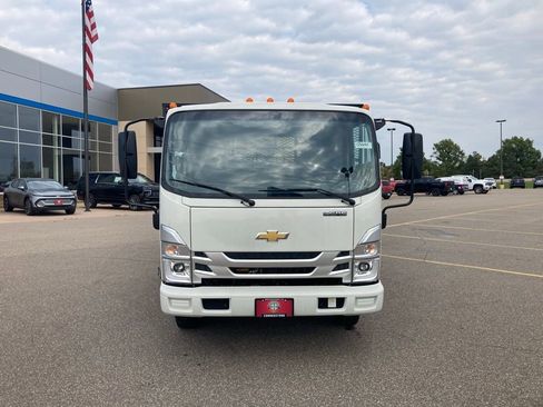 New 2025 Chevrolet Low Cab Forward image 7