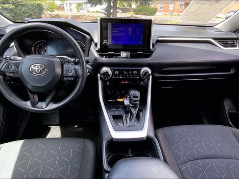 Used 2023 Toyota RAV4 XLE FWD image 15