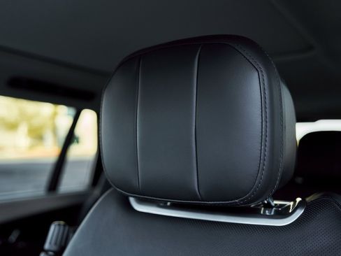 Used 2024 Land Rover Range Rover Long Wheelbase SE image 47