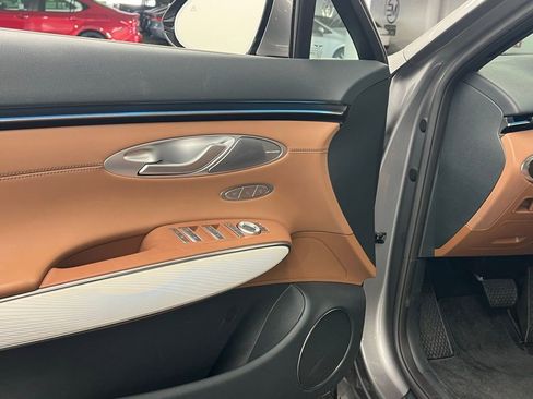 Used 2026 Genesis GV70 2.5T Advanced image 10