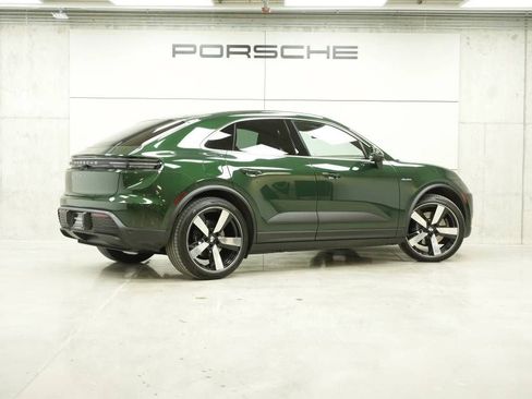 New 2026 Porsche Macan 4S Electric image 7