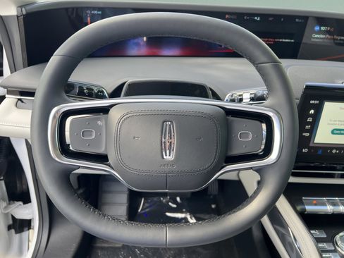 New 2026 Lincoln Nautilus Reserve image 10