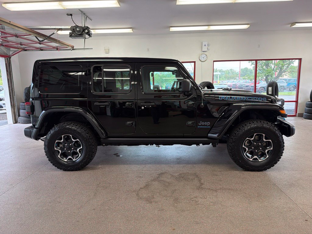 Used 2023 Jeep Wrangler Unlimited Rubicon 4xe w/ Cold Weather Group AWD/4WD image 29