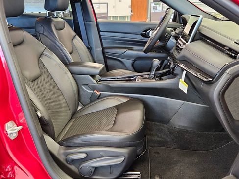 New 2026 Jeep Compass Latitude image 14