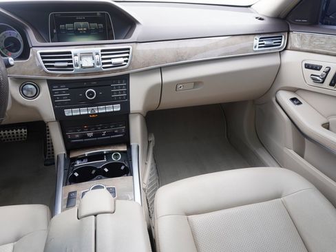 Used 2016 Mercedes-Benz E 350 Sedan image 21