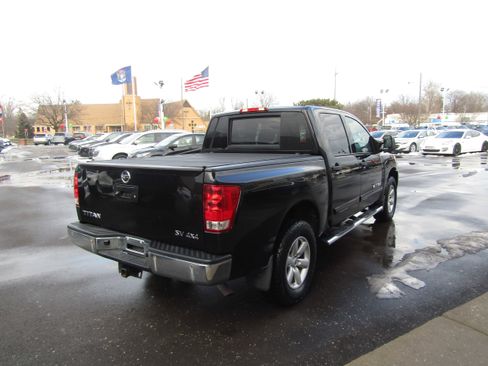 Used 2015 Nissan Titan SV image 4